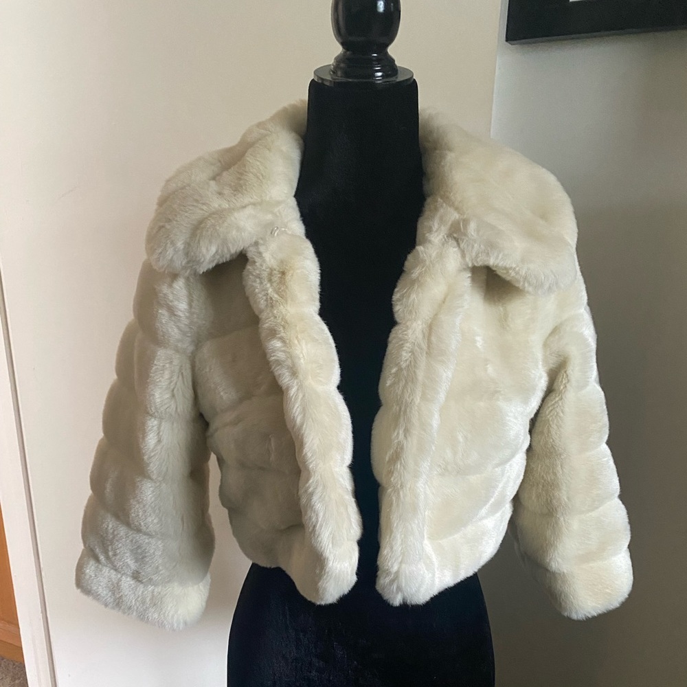 Forever21 size small faux fur crop jacket